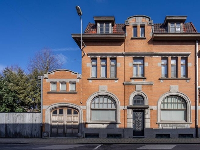 Statig herenhuis met 4 slaapkamers te koop in Lauwe