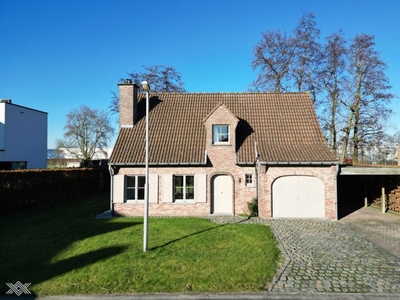 TE KOOP BIJ LANDBERGH: villa met zicht op groen in Bevere...