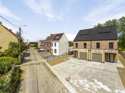 Prachtige nieuwbouwwoning omringd door groen en natuur.