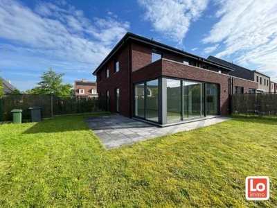 Mooie HOB met 3 slaapkamers en tuin