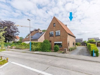 Open 3-slaapkamerwoning met OPSLAGRUIMTE/WERKPLAATS en TUI