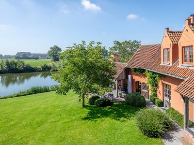 Exclusieve villa aan de Leie