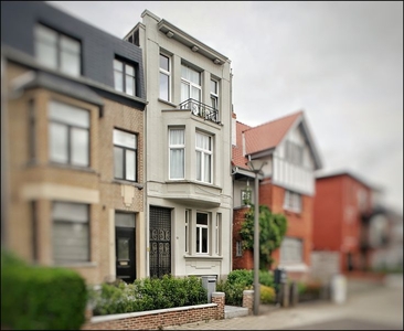 Gelijkvloers appartement met tuin en garage