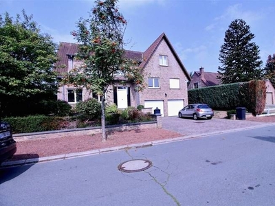 Villa 5 BEDROOMS in de wijk Faubourg.