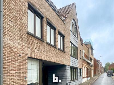 Instapklaar 1 slpk appartement met autostaanplaats te Ieper