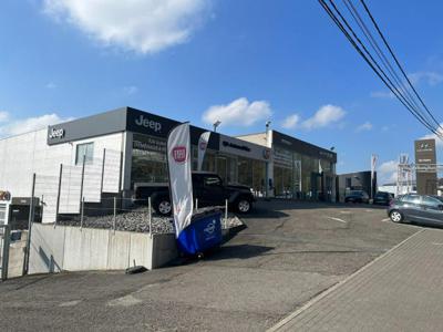 Showroom magazijn (autogarage) in Wauthier-Braine