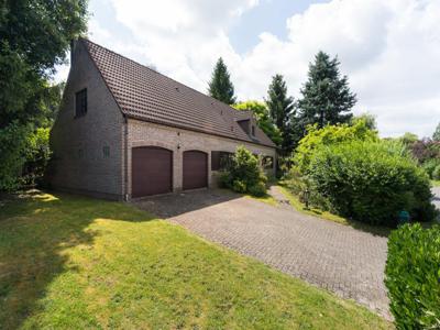 Lasne - Ransbeck Center : Villa (4SLPK/2BADK/SDD/Bureau)