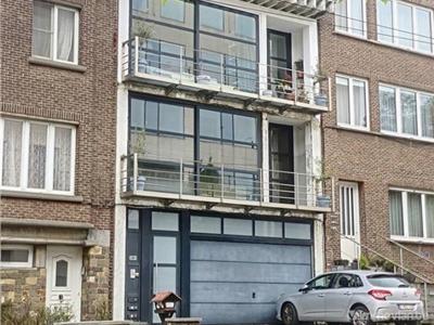 Opbrengsteigendom met Garage en 5 Slaapkamers , Sint-Agatha-Berchem