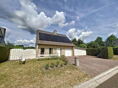 Villa met 4 slaapkamers en zwembad in Nevele (Deinze)