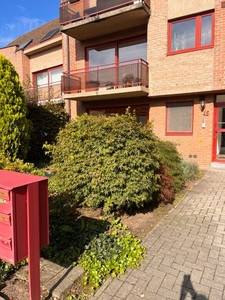 Appartement met 2 slaapkamers, tuin en garage