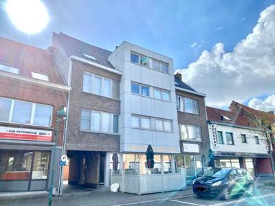 APPARTEMENT MET TWEE SLAAPKAMERS EN AUTOSTAANPLAATS