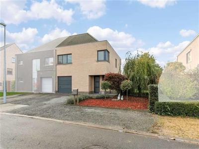 Instapklare HOB met 5 slpks, garage op 441 m² perceel op top