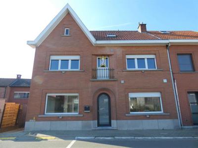 Recent gerenoveerde woning met 3 slaapkamers, terras en tuin