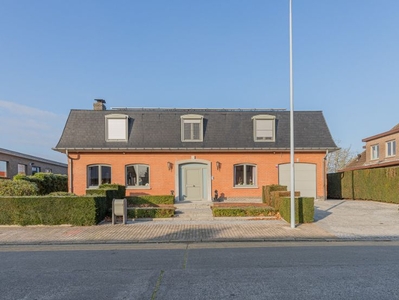 OPTIE ! Charmante, goed onderhouden Franse villa