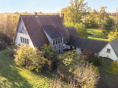 Karaktervolle villa op groot domein