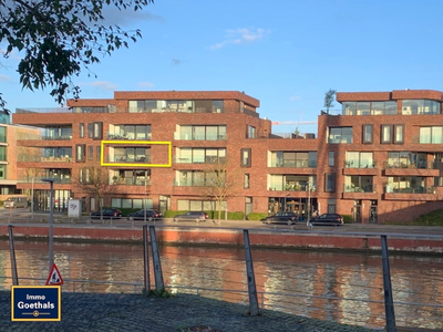 Luxe appartement met panoramisch zicht op de Leie.