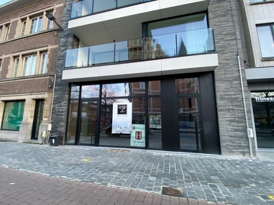 Nieuwbouw handelszaak in Brasschaat centrum!