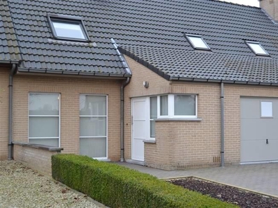 Recente en goed onderhouden woning met 3 slaapkamers gelegen