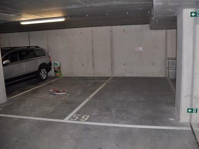 RUIME ONDERGRONDSE PARKEERPLAATS IN PARK BELISIA / NABIJ ...