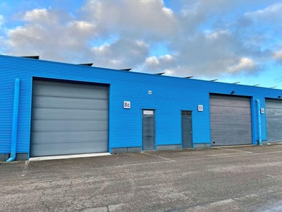 Strategisch gelegen KMO-unit van 540 m² nabij de E313