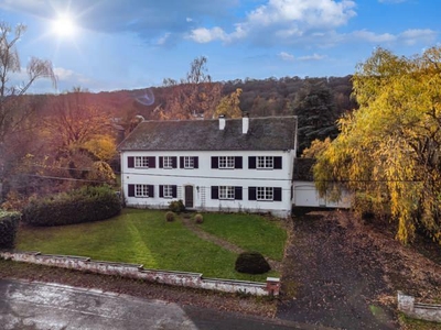 Superbe Villa, au calme, offrant de très beaux volumes