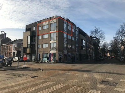 Volledig gerenoveerd prachtig gelegen 1-kamerappartement