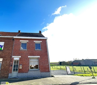 WONING MET ZUIDELIJKGERICHTE TUIN