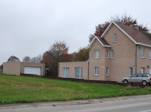 Aangename en ruime driegevelwoning met 4 slaapkamers