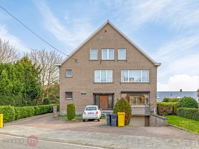 Charmant ruim gelijkvloers appartement met 2 slaapkamers,...