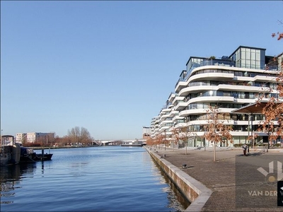 UNIEK HIGH-END AFGEWERKT GELIJKVLOERS APPARTEMENT MET RIA...