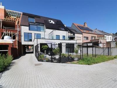 Penthouse van 196m² . Ideaal indien inwonende ouder of kind.