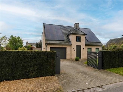 Mooie en instapklare woning te koop te Wetteren