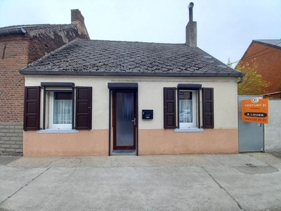 Maison 2 chambres avec une cour extérieur