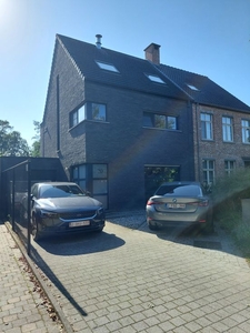 Moderne halfopen woning