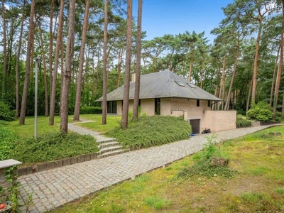 Tijdloze villa op 3.322 m2 te KEERBERGEN