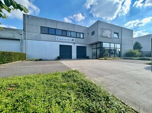 Bedrijfsgebouw met loft op terrein van 1.620m²