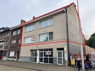 Duplex appartement met 4 slaapkamers te huur.