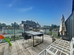 Penthouse met 2 slaapkamers + terras & parking