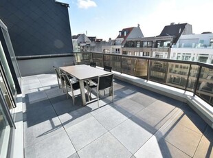 SCHITTERENDE PENTHOUSE MET 2 ZEER RUIME TERRASSEN (40m² & 30