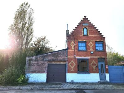 Charmant woning op 393m² met zonnige tuin, garage en zonn...