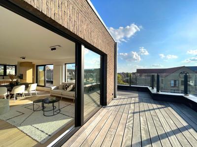 Magnifieke penthouse met zonneterras en garage te Oostkamp