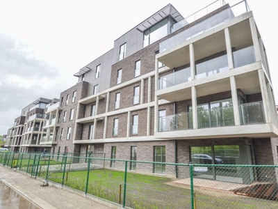 Een zongericht en recent nieuwbouwappartement te Halle!