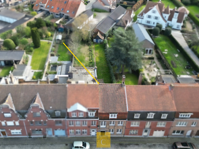 ruim burgerhuis met diepe zongerichte stadstuin en grote garage/uitweg, centrale en rustige ligging op Sint-Gillis