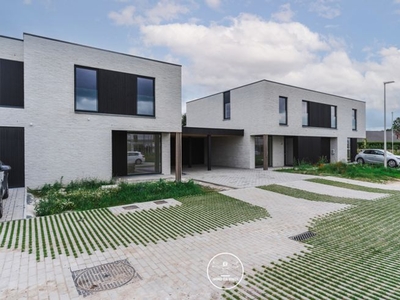 Moderne nieuwbouw woning met 4 slpk en tuin te Astene