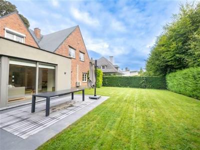 Charmante ongemeubileerde villa met 4 slaapkamers van ±280m²