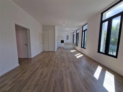 Gerenoveerd appartement (96 m²) met 2 slaapkamers en terras