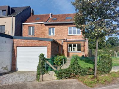 Ruime woning / 4 slaapkamers / tuin /garage / stadsrand