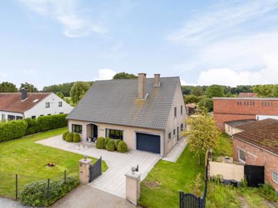 STATIGE VILLA OP PRACHTIG PERCEEL VAN 20A58CA