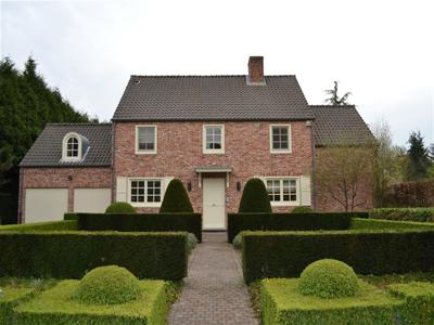 TE RENOVEREN VILLA OP RUSTIGE LOCATIE