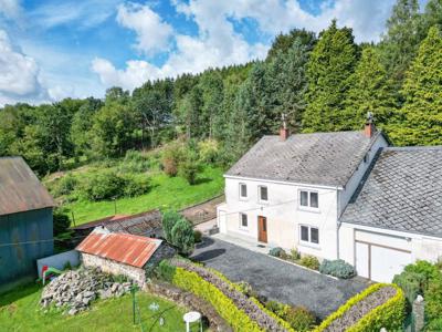 Te renoveren woning met 4 slaapkamers